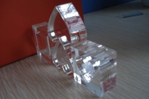 有机玻璃和亚克力有什么纷歧样？？？