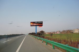 怎样通过彩页海报吸引目的受众的注重力